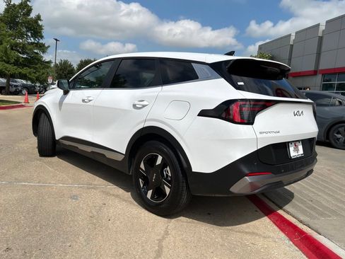 Used 2026 Kia Sportage LX FWD image 8
