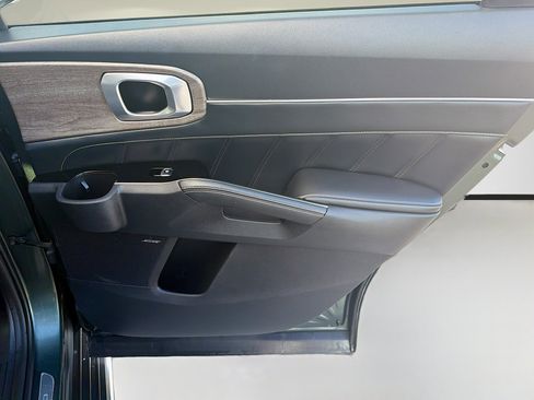 Used 2021 Kia Sorento SX Prestige image 31