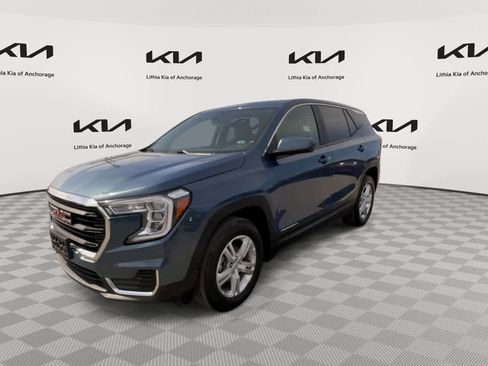 Used 2024 GMC Terrain SLE AWD/4WD image 4