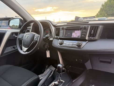 Used 2015 Toyota RAV4 XLE AWD/4WD image 32