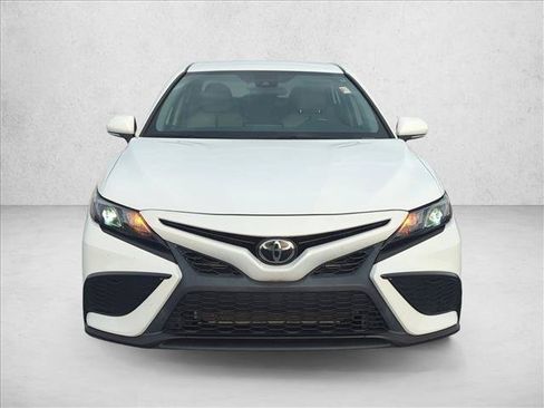 Used 2023 Toyota Camry SE FWD image 3
