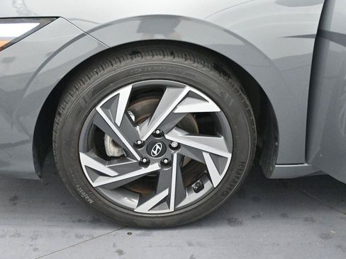 Used 2024 Hyundai Elantra SEL w/ Convenience Package FWD image 36