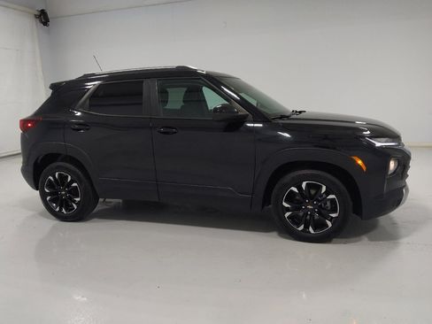 Used 2021 Chevrolet TrailBlazer LT w/ Convenience Package FWD image 11