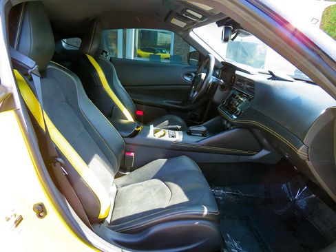 Used 2023 Nissan Z Proto w/ Floor Mat Package (L93) image 36