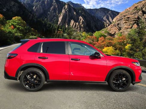 Used 2023 Honda HR-V Sport image 2