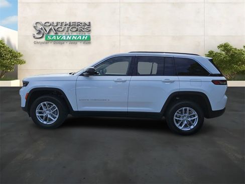 New 2024 Jeep Grand Cherokee Laredo X w/ Luxury Tech Group I RWD image 2