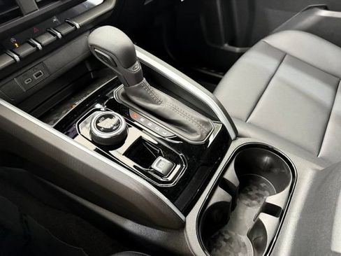 New 2026 Chevrolet Colorado Trail Boss AWD/4WD image 37