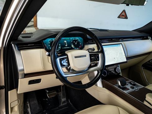 Used 2023 Land Rover Range Rover Long Wheelbase SE image 34