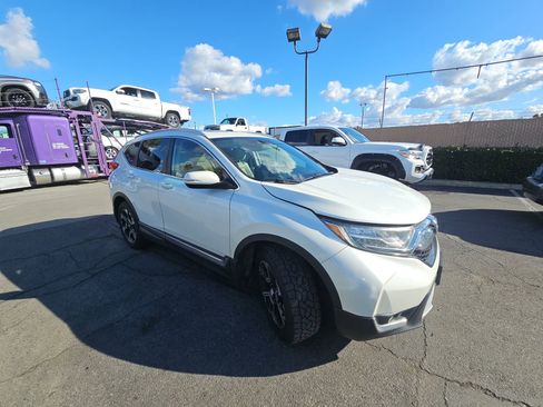 Used 2018 Honda CR-V Touring image 3