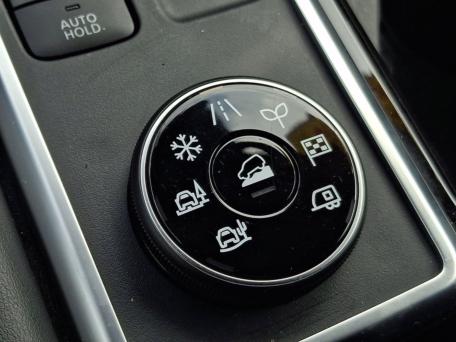 Certified 2025 Nissan Pathfinder SV AWD/4WD image 22