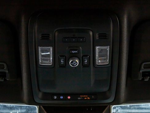Used 2023 Cadillac Escalade Luxury RWD image 16