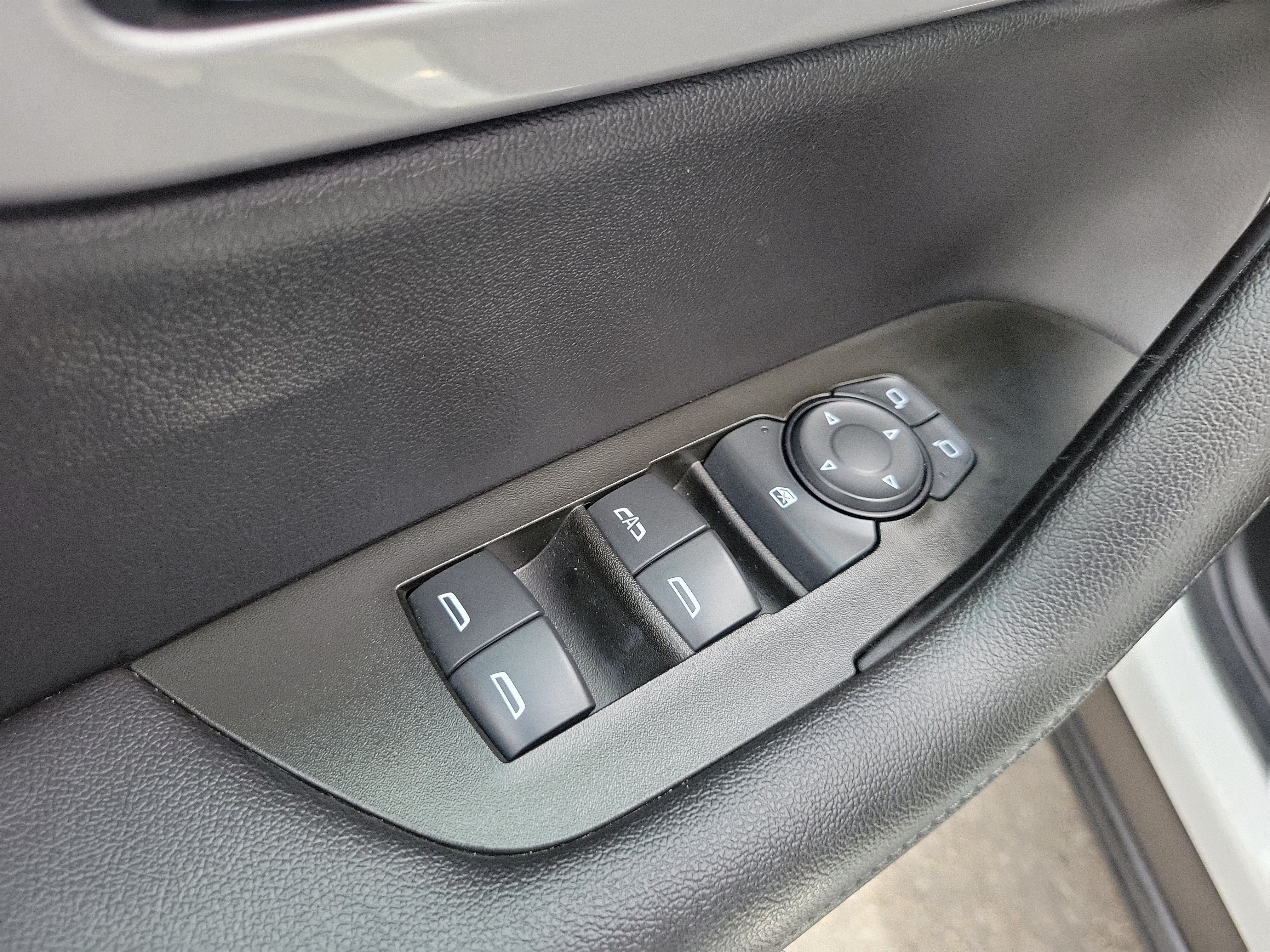 Used 2022 Chevrolet Blazer LT FWD image 24