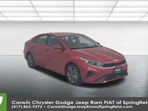 Used 2024 Kia Forte LXS image 3