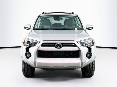 Used 2024 Toyota 4Runner SR5 AWD/4WD image 2