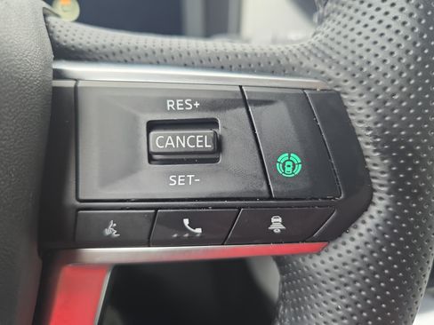 Used 2024 Mitsubishi Outlander SEL AWD/4WD image 17