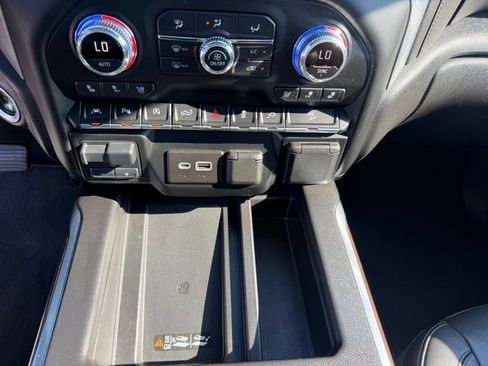 Used 2021 GMC Sierra 1500 SLT AWD/4WD image 34
