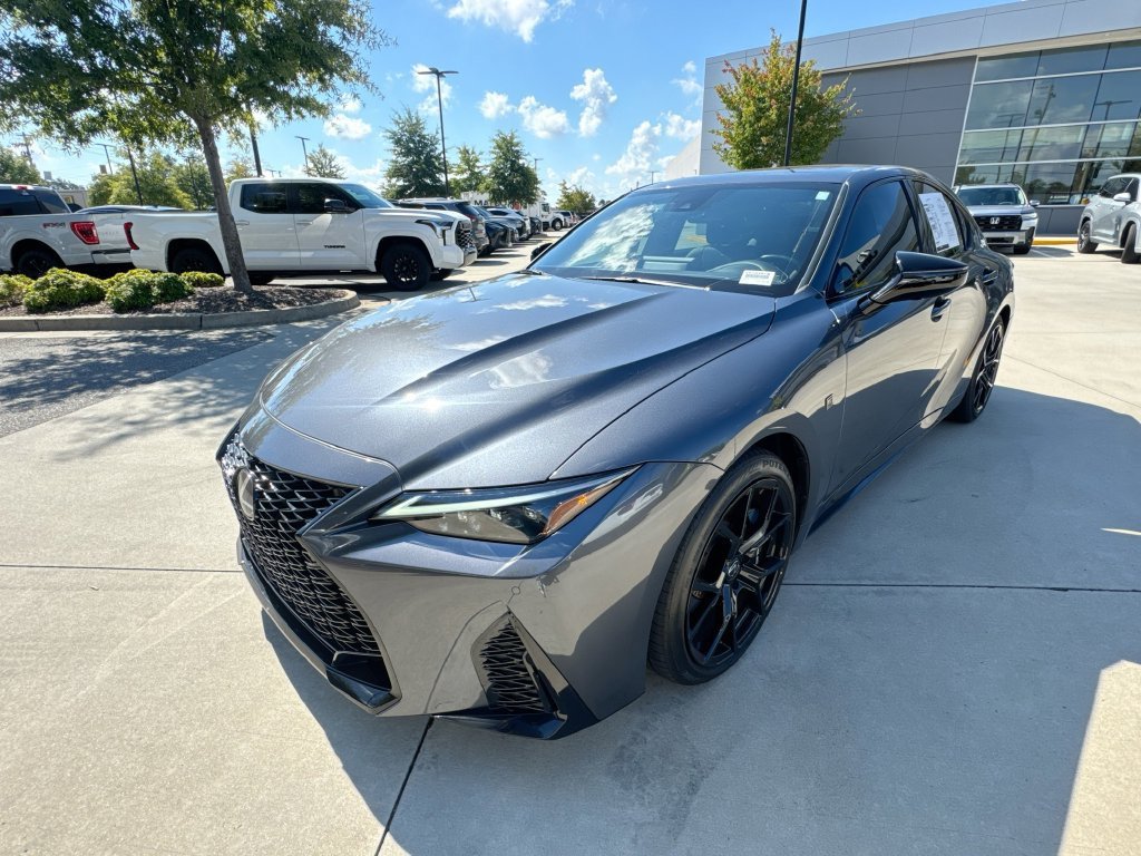 Used 2025 Lexus IS 500 RWD image 5