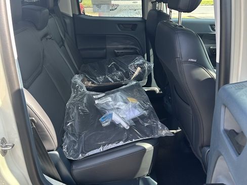 New 2025 Ford Maverick Lariat w/ Black Appearance Package image 12