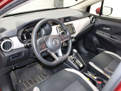 Used 2021 Nissan Versa SV image 32