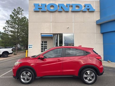 Used 2017 Honda HR-V EX image 2