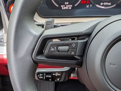 Certified 2026 Porsche Cayenne E-Hybrid Coupe AWD/4WD image 9