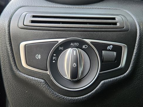 Used 2020 Mercedes-Benz GLC 300 4MATIC image 31