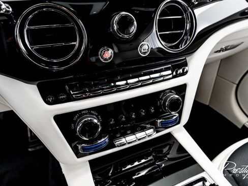 Used 2024 Rolls-Royce Spectre w/ Spectre Launch Package image 36