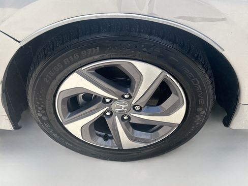 Used 2020 Honda Insight EX image 31