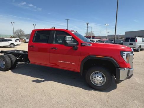 New 2026 GMC Sierra 3500 Pro w/ Convenience Package image 2