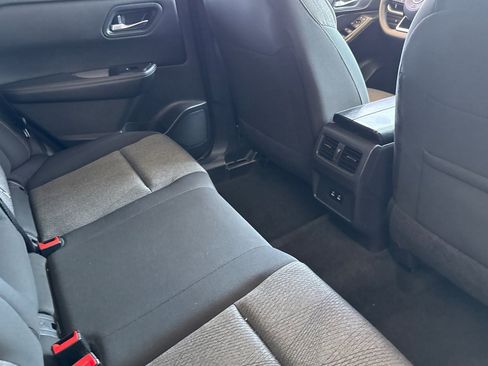 Used 2024 Nissan Rogue SV image 29