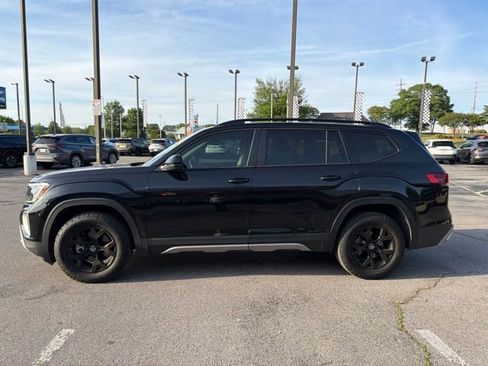 Used 2025 Volkswagen Atlas Peak Edition SE AWD/4WD image 7