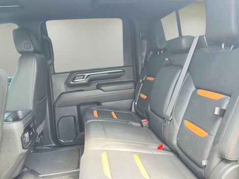 Used 2024 GMC Sierra 2500 AT4 w/ AT4 Premium Plus Package AWD/4WD image 12
