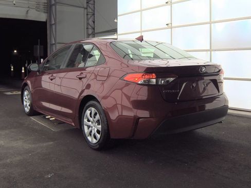 Used 2024 Toyota Corolla LE image 6