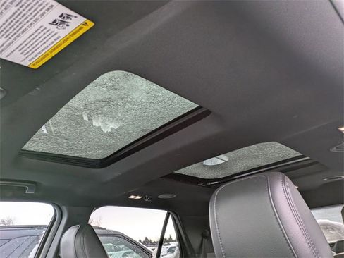 Certified 2018 Ford Explorer XLT w/ Equipment Group 202A image 16