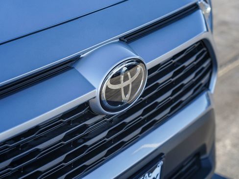 New 2025 Toyota RAV4 LE image 3