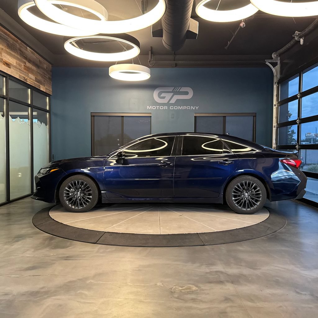 Used 2021 Toyota Avalon XSE FWD image 6