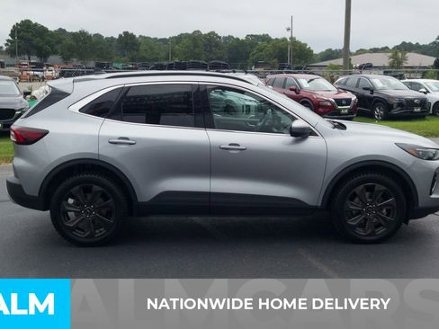 Used 2023 Ford Escape Platinum image 5