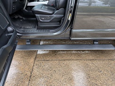 Used 2018 Ford F150 Lariat w/ Equipment Group 502A Luxury RWD image 16
