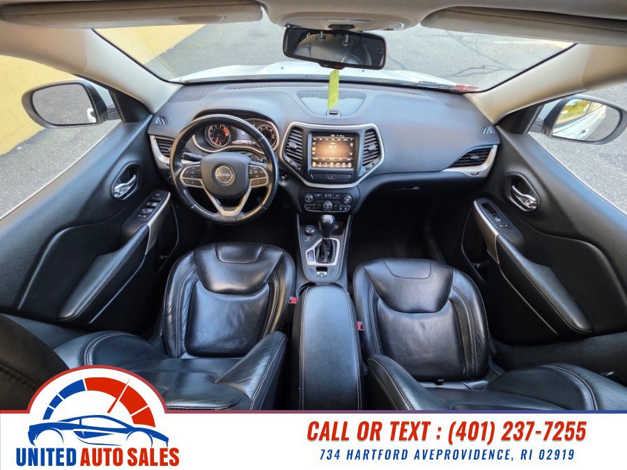 Used 2017 Jeep Cherokee Limited AWD/4WD image 15