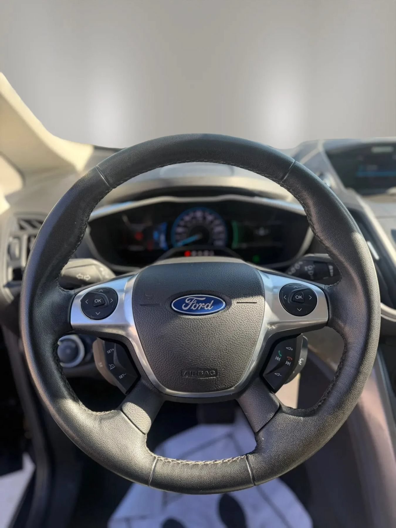 Used 2014 Ford C-MAX SE w/ Equipment Group 201A FWD image 13