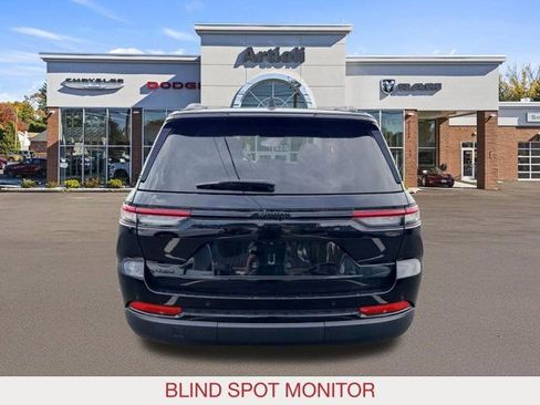 Used 2023 Jeep Grand Cherokee Altitude image 6