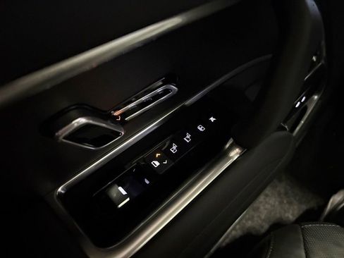 New 2026 Land Rover Range Rover SE image 21