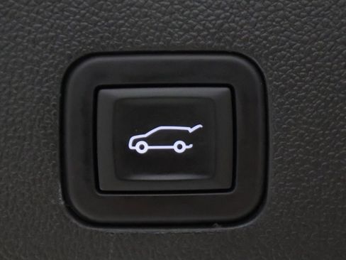 Used 2026 Chevrolet Suburban Z71 w/ Comfort Package image 15