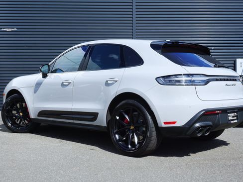 Certified 2023 Porsche Macan GTS w/ GTS Sport Package AWD/4WD image 3