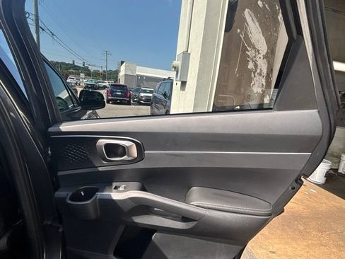 Used 2023 Kia Sorento S w/ Panoramic Sunroof Package FWD image 21
