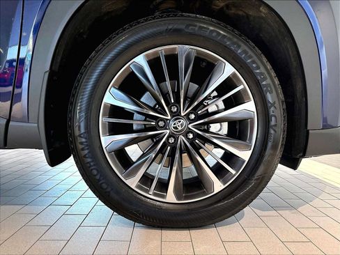 Used 2025 Toyota Grand Highlander AWD Hybrid image 14