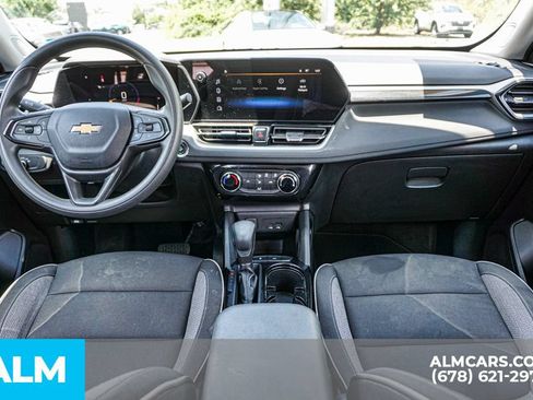 Used 2024 Chevrolet TrailBlazer LT FWD image 24