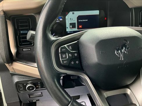 Used 2022 Ford Bronco Wildtrak AWD/4WD image 13