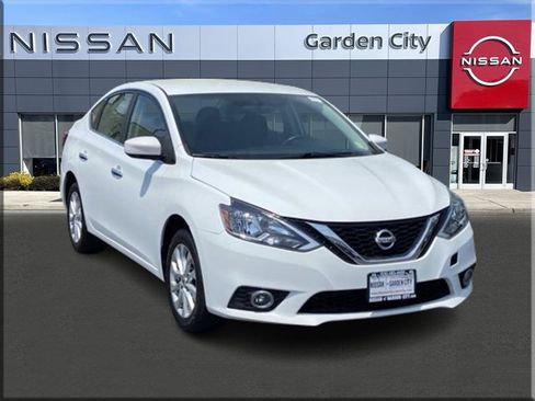 Certified 2019 Nissan Sentra SV FWD image 1