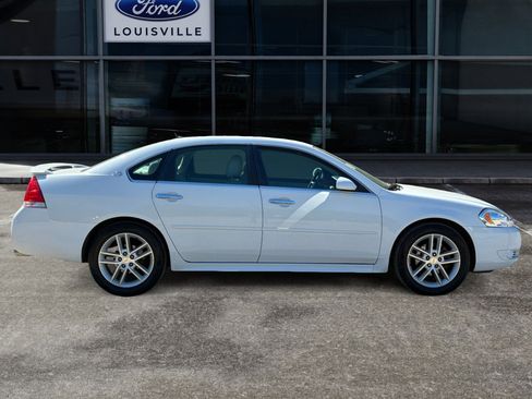 Used 2011 Chevrolet Impala LTZ FWD image 2